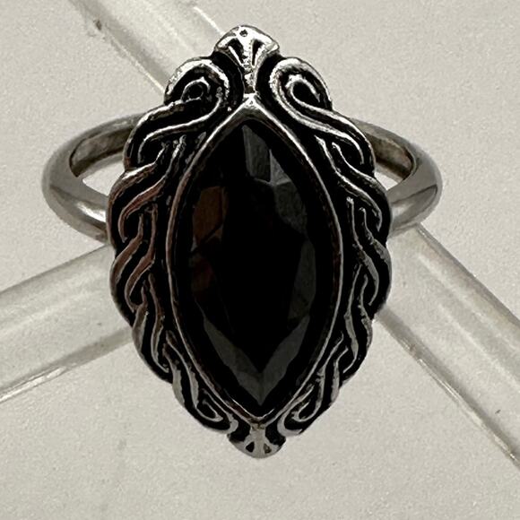 Avon Vintage Hematite Marquise Stone Celtic Twist Ring Silvertone faceted Sz 7.5 - Picture 9 of 9